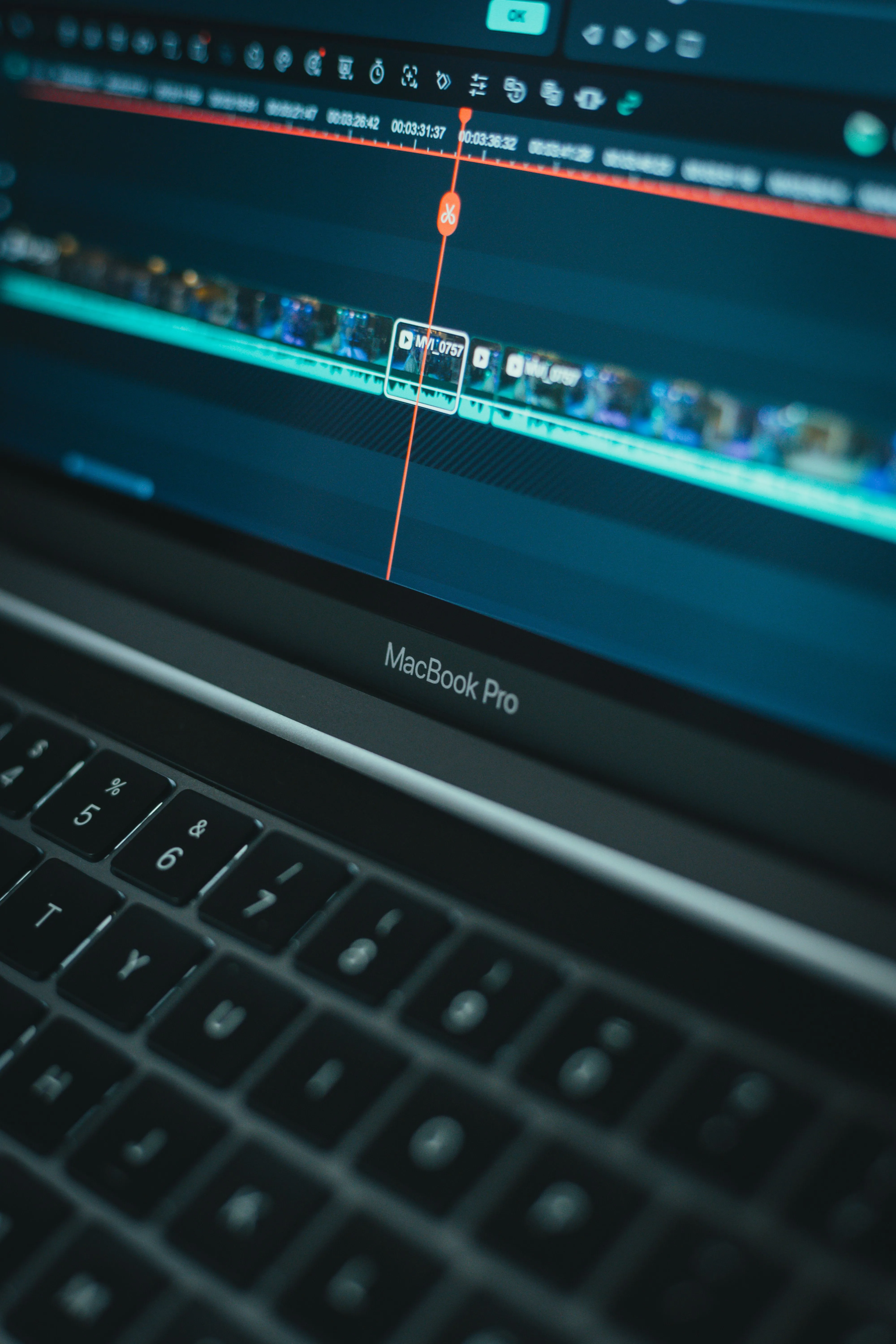 Hörbuch-Schnitt an der Audio-Timeline im Studio